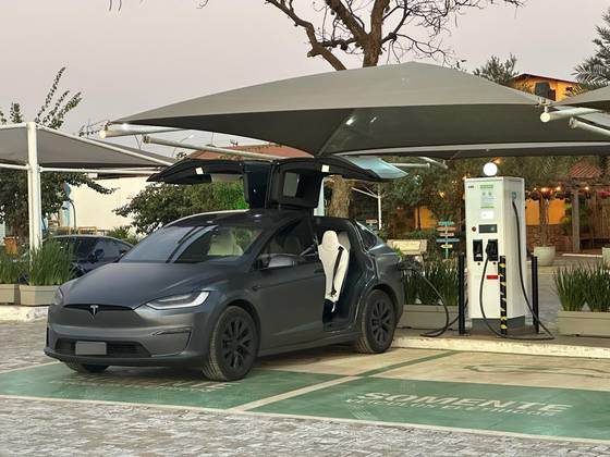 TESLA MODEL X ELÉTRICO PLAID